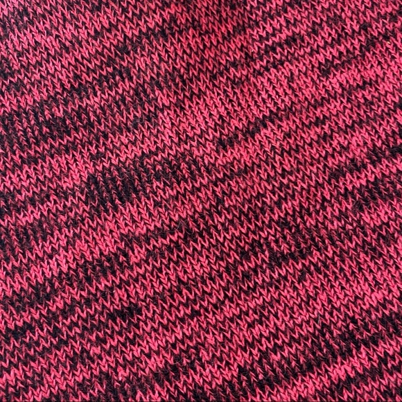 VICTORIA'S SECRET PINK KNIT HAT-1 SIZE FITS MOST PINK AND BLACK REVERSIBLE. - Picture 5 of 5